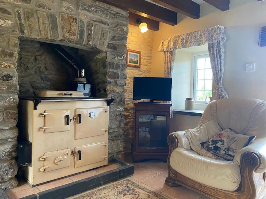 Banc Cottage Moylgrove Экстерьер фото